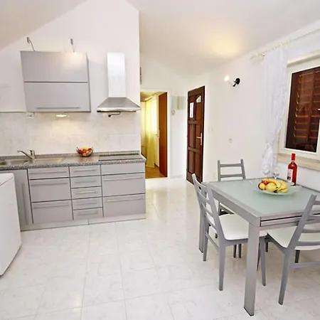 House Ivi *