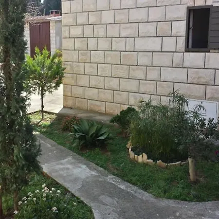 Dom wakacyjny House Ivi *